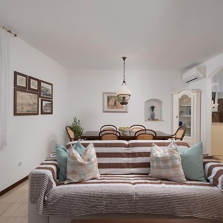 Heritage House Dvor Sutivan Luaran gambar